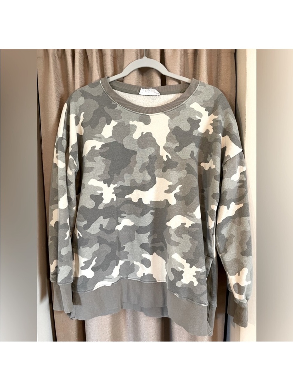 Hippie Rose Camouflage Sweatshirt